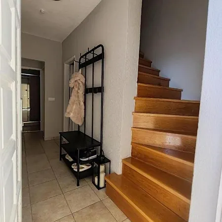 Family Friendly House With A Swimming Pool Stanici, - 22998 Casa vacanze